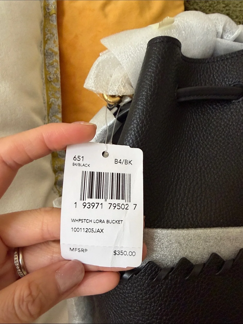 Coach Brand new Lora bucket bag with Gold-Tone Turnlock
